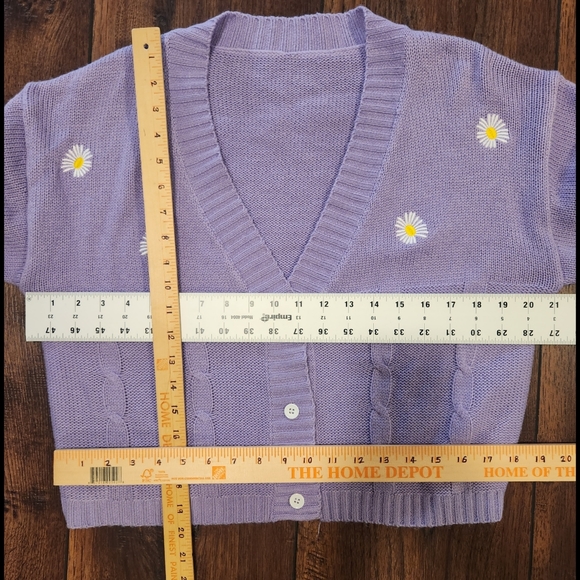 Beautiful Daisy Knit Cardigan - Picture 15 of 16